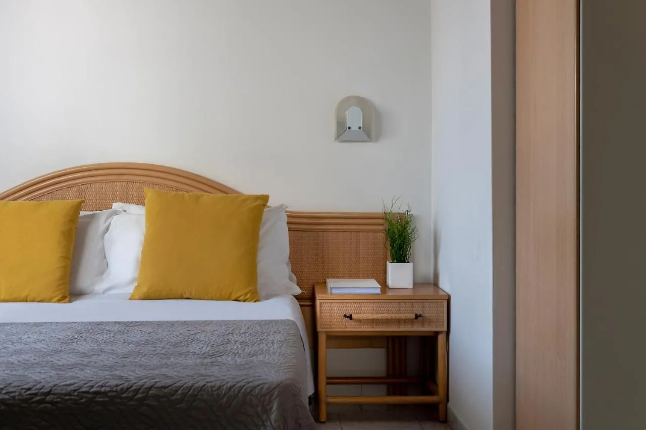 ריצ'יונה Hotel Sole 3*,  איטליה