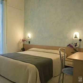 ריצ'יונה Hotel Sole