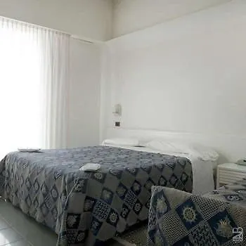 ***  ריצ'יונה Hotel Sole איטליה