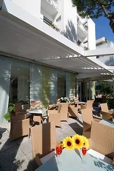 ריצ'יונה Hotel Sole